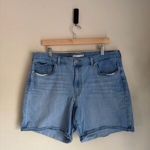 Classic Levi’s Light Blue Denim Shorts with Rolled Hem